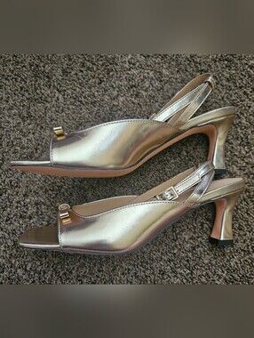 Skysterry NEW Size 8.5 Gold Strappy Bow Kitten Low Heels Sandal With Ankle Strap